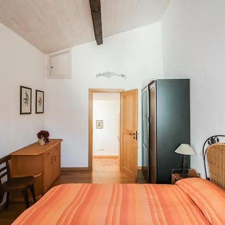 2 Bedroom Beautiful In Castagnetoli Mulazzo