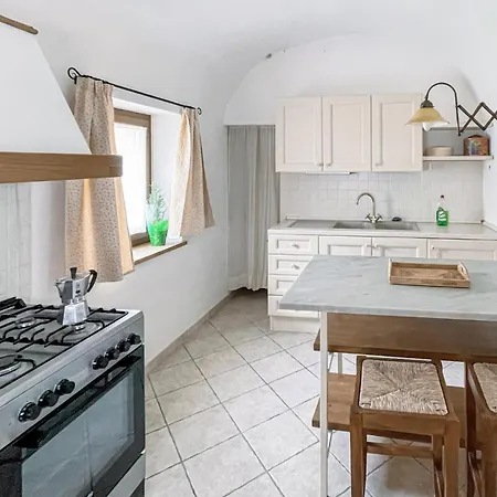 Casa vacanze 2 Bedroom Beautiful In Castagnetoli