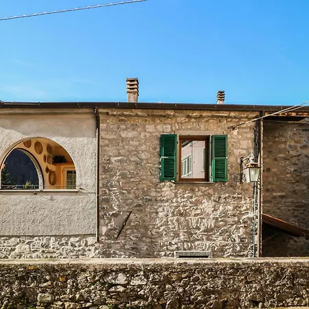 Awesome In Castagnetoli Mulazzo