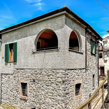 2 Bedroom Beautiful In Castagnetoli Casa vacanze Mulazzo